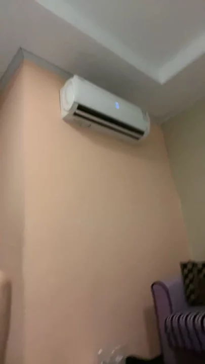 Screenshot 8 aus Chinesische Livestream-Schlampe fickt sich ihre Muschi mit Dildo in Dessous