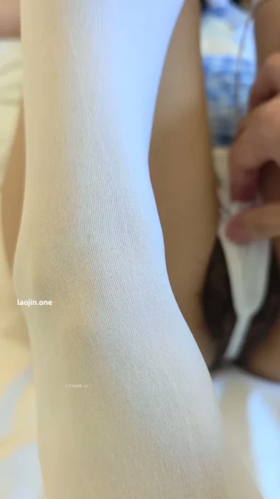 Screenshot 22 from Chinese Pickup Escort — Petite Beauty in Gingham Lingerie [Laojin.One]