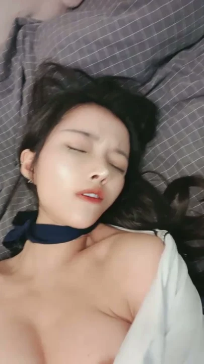 Screenshot 5 from Amateur Crème dans la Chatte — Intimité Visage Découvert en Uniforme d'Étudiante