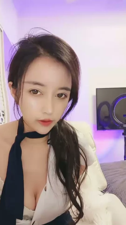 Chinese POV Amateur Creampie — OL Uniform and Face-Shown Intimacy