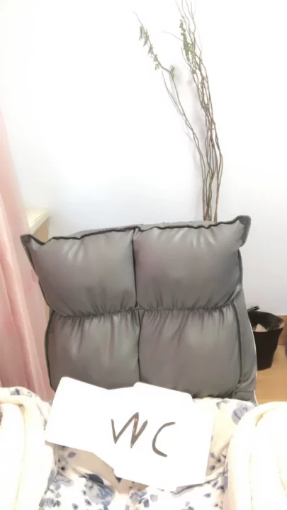 Screenshot 3 aus Chinesische POV Amateur — Petite Schönheit fingert sich mit Toy in Dessous