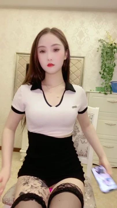 Screenshot 11 from Chinese POV Masturbation — Xueer Fucks Herself with Dildo on Cam