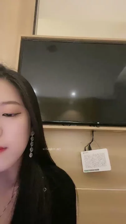 Screenshot 26 from Chinese POV Uncensored — Yiyi Takes Hard Creampie and Blowjob in Hotel