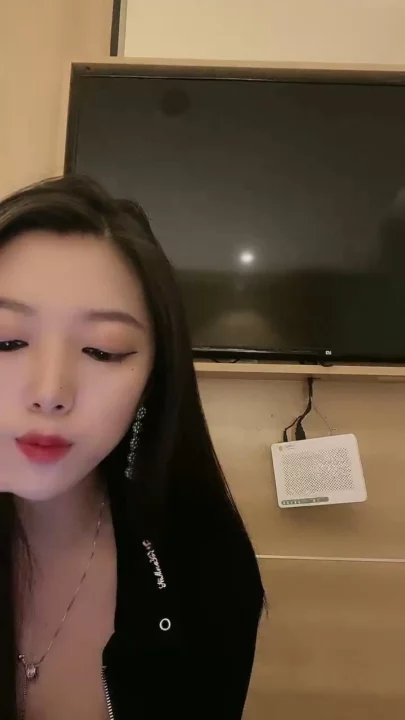 Screenshot 27 from Chinese POV Uncensored — Yiyi Takes Hard Creampie and Blowjob in Hotel