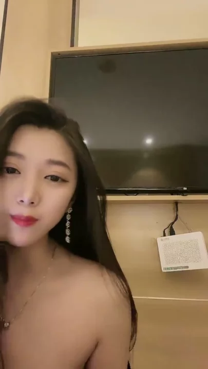Chinese POV Uncensored — Yiyi Takes Hard Creampie and Blowjob in Hotel