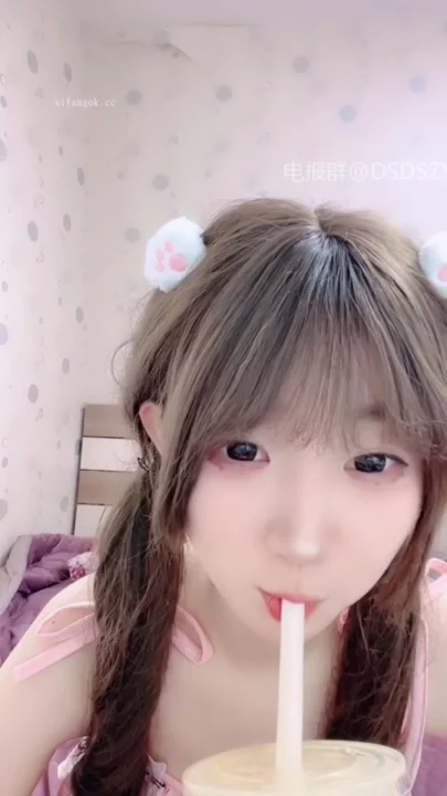 Screenshot 27 from Chinese Solo Amateur Livestream — Beibei in Lingerie with Twin Braids