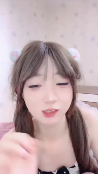 Screenshot 4 from Chinese Solo Amateur Livestream — Beibei in Lingerie with Twin Braids