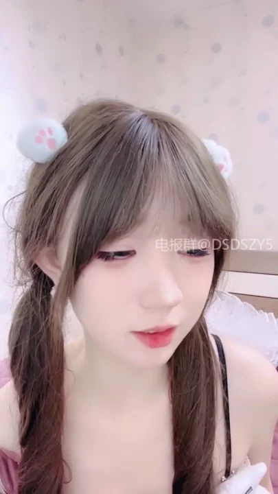Screenshot 6 from Chinese Solo Amateur Livestream — Beibei in Lingerie with Twin Braids