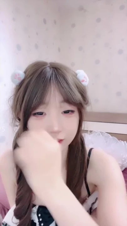 Screenshot 7 from Chinese Solo Amateur Livestream — Beibei in Lingerie with Twin Braids