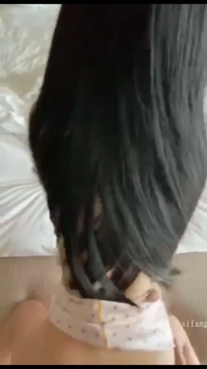 Screenshot 13 from Chloelin Livestream Lộ Clip — Cảnh Thổi Kèn và Địt Nhau Trong Phòng Ngủ