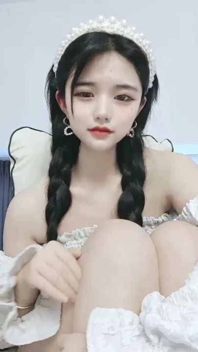 スクリーンショット 15 から Doudou Chinese Solo Livestream — Twin Tails Tease in White Lingerie