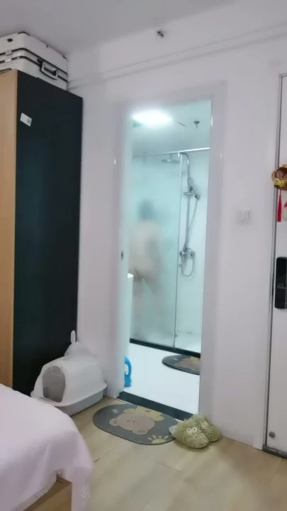 Screenshot 1 from Gái Tây Trắng Da Lồn Non — Chơi Đồ Chơi Tình Dục Trên Giường Với Nội Y Màu Hồng