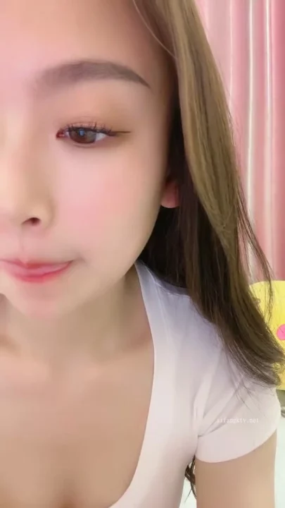 2번 스크린샷, FC2 Amateur Lele POV — Petite Asian Masturbation in Lingerie에서 캡처됨