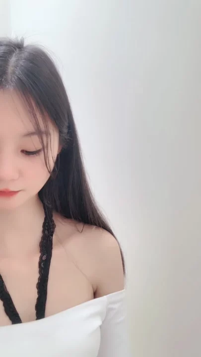スクリーンショット 6 から FC2 Amateur Solo Masturbation — Cici in Lingerie and Face Mask [FC2-PPV]