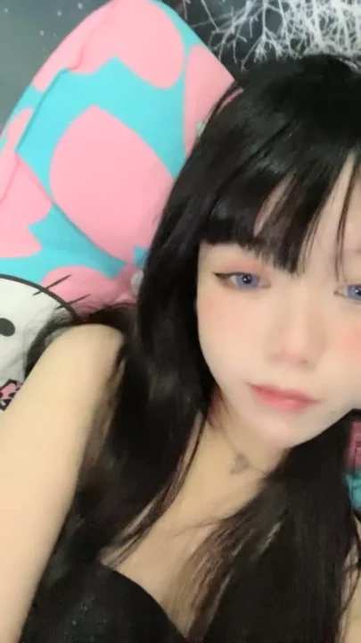 Screenshot 4 from FC2 Amateur Solo Masturbation — Petite Asian in Lingerie with Dildo [FC2-PPV-8657890]