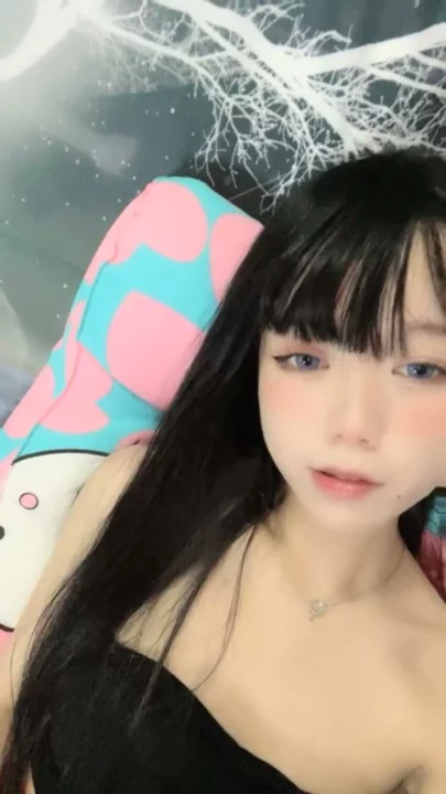 Screenshot 1 from FC2 Amateur Solo Masturbation — Petite Asian in Lingerie with Dildo [FC2-PPV-8657890]