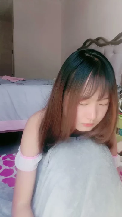 Screenshot 15 from FC2 Amateur Solo — Petite Asian Masturbation in Pink Lingerie