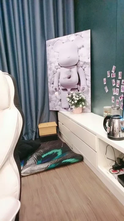 Screenshot 3 from FC2 Amateur Solo — Petite Asian Masturbation with Dildo in Bedroom