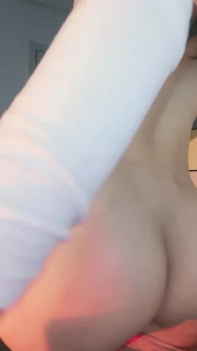 Screenshot 2 aus FCK POV Unzensiert — Pralle Asiatin fickt sich ihre Muschi mit Dildo in Dessous