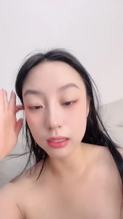 Screenshot 2 from FC2-PPV-1234567 - 작은 체구 아가씨의 POV 딜도 자위와 크림파이 마무리