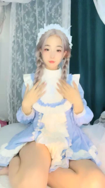 Screenshot 4 from FC2-PPV-2400000 - 可爱女仆自慰玩偶 — 拉文德双辫 [FC2-PPV-2400000]