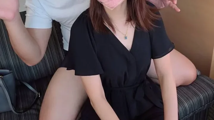 Screenshot 2 from Petite Asiatique à Visage Découvert Baiser en POV — Costume d'Halloween avec une Danseuse