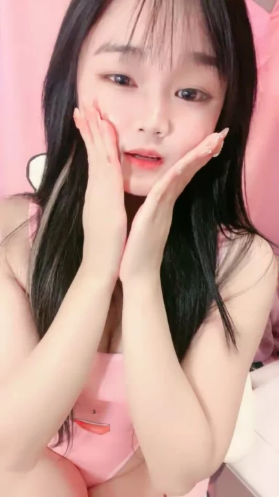 Screenshot 1 from FC2 PPV Amateur POV — Petite Asian Shaved Pussy with Dildo and Face Close-Up
