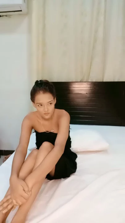スクリーンショット 8 から FC2 PPV Amateur POV — Xueer’s Face-Shown Bedroom Masturbation Leak
