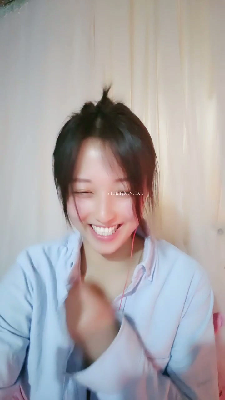 Play video: FC2 PPV Solo Masturbation — Petite Asian Squirting with Dildo in Bedroom [FC2-PPV]