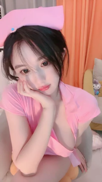 Screenshot 6 from FC2-PPV-XXXXXXX - 大胸护士穿粉红内衣自慰