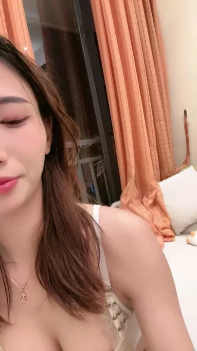 Screenshot 9 from FC2-PPV-XXXXXXX - 可爱亚洲美女内衣POV — 黑丝自摸诱惑