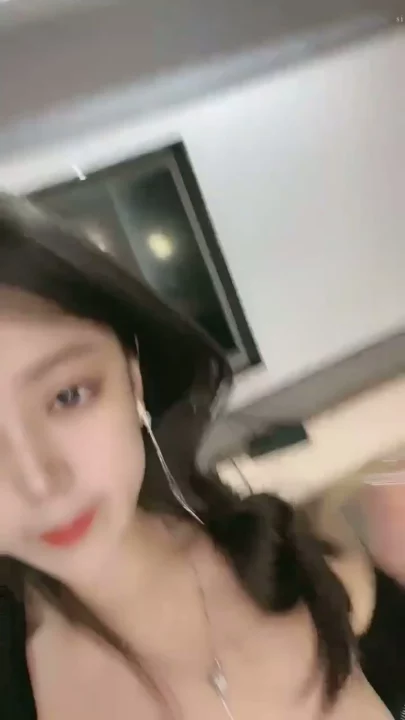 Screenshot 5 from FC2-PPV-XXXXXXX - 亚洲小美女酒店自拍手淫,露脸