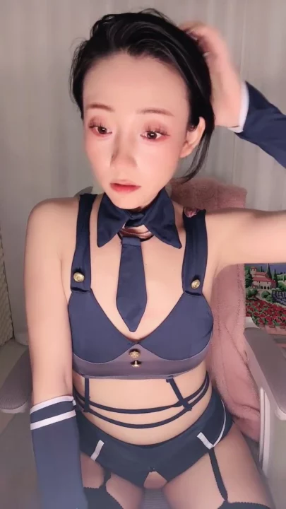 Screenshot 15 from FC2-PPV-XXXXXXX - 小巧亚洲妹子POV自慰 — 穿着内衣用跳蛋自玩,露脸