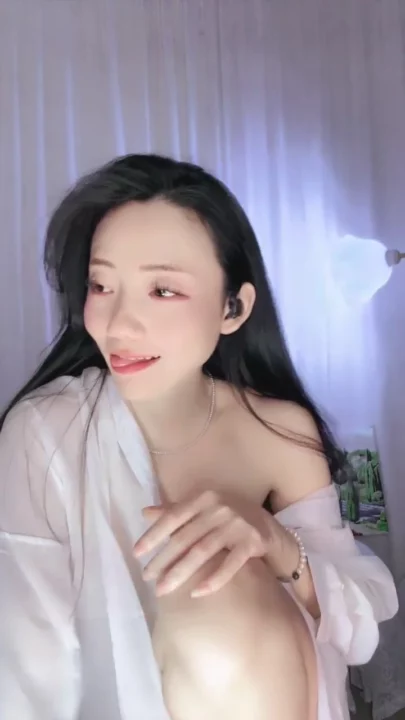 Screenshot 18 from FC2-PPV-XXXXXXX - 小巧亚洲妹子POV自慰 — 穿着内衣用跳蛋自玩,露脸