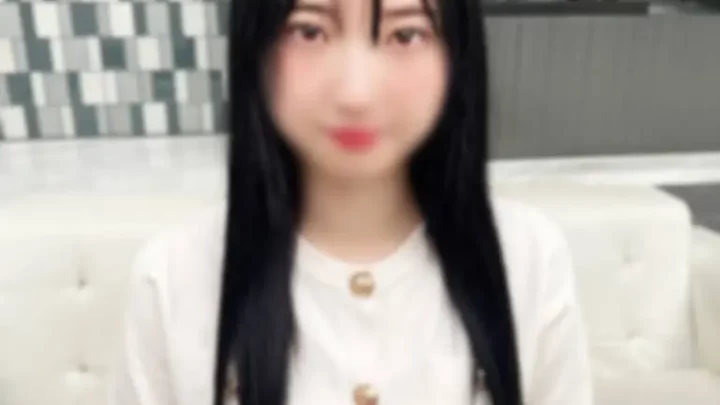FC2-PPV-4808430 - Japanische Solo-Masturbation mit großen Titten und rasiertem Schambereich