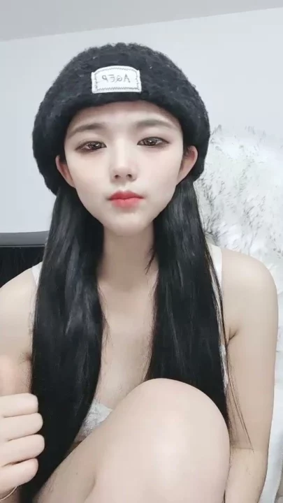 Screenshot 12 from Feifei Chinese Livestream Leaked — Petite Gap Moe Solo Tease in Lingerie