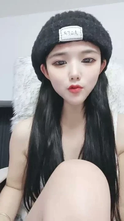 Screenshot 15 from Feifei Chinese Livestream Leaked — Petite Gap Moe Solo Tease in Lingerie
