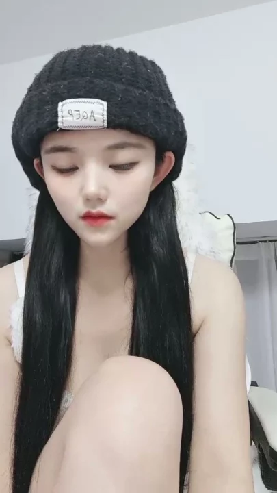 Screenshot 16 from Feifei Chinese Livestream Leaked — Petite Gap Moe Solo Tease in Lingerie