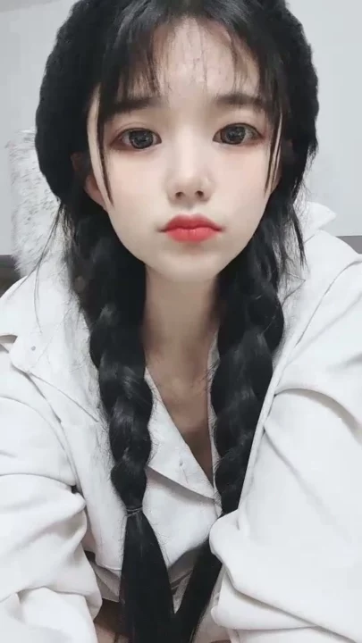 Screenshot 6 from Feifei Chinese Livestream Leaked — Petite Gap Moe Solo Tease in Lingerie
