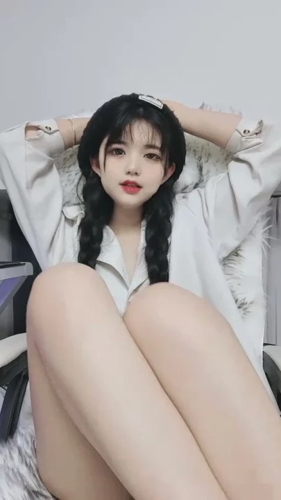 Screenshot 7 from Feifei Chinese Livestream Leaked — Petite Gap Moe Solo Tease in Lingerie