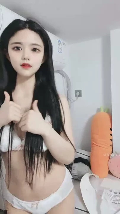 Screenshot 8 from Feifei Chinese Livestream Leaked — Petite Gap Moe Solo Tease in Lingerie