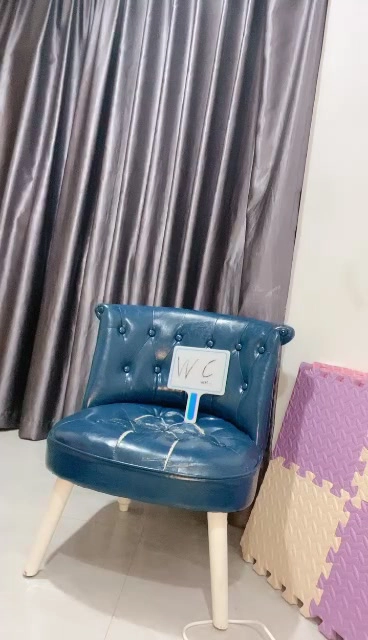 Screenshot 4 aus Geile Asiatin mit dicken Titten reitet und bläst ihn hart — POV Creampie im Hotel