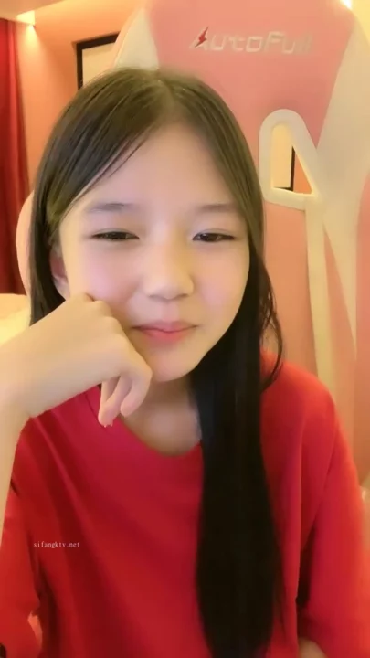 Screenshot 12 from 日本业余自拍 — 穿红色短上衣的小胸萌妹诱惑