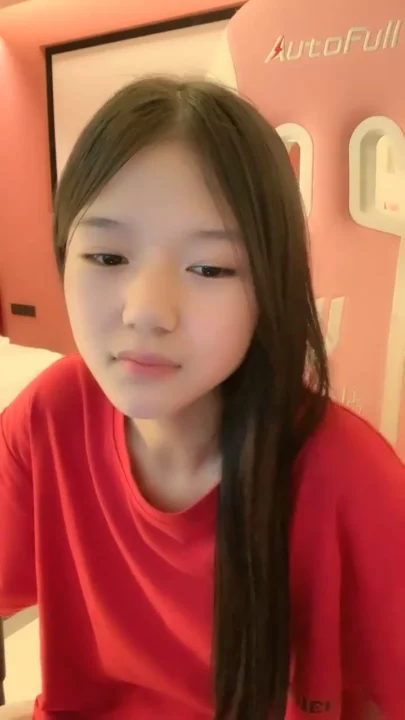 Screenshot 15 from 日本业余自拍 — 穿红色短上衣的小胸萌妹诱惑