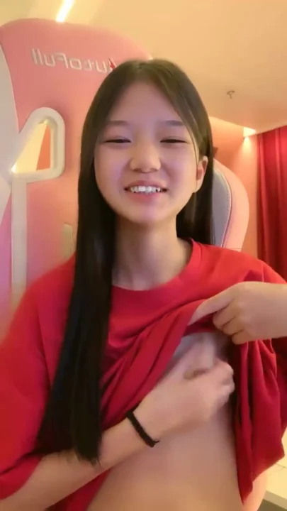 Screenshot 19 from 日本业余自拍 — 穿红色短上衣的小胸萌妹诱惑