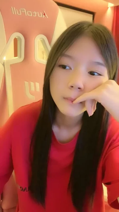 Screenshot 23 from 日本业余自拍 — 穿红色短上衣的小胸萌妹诱惑