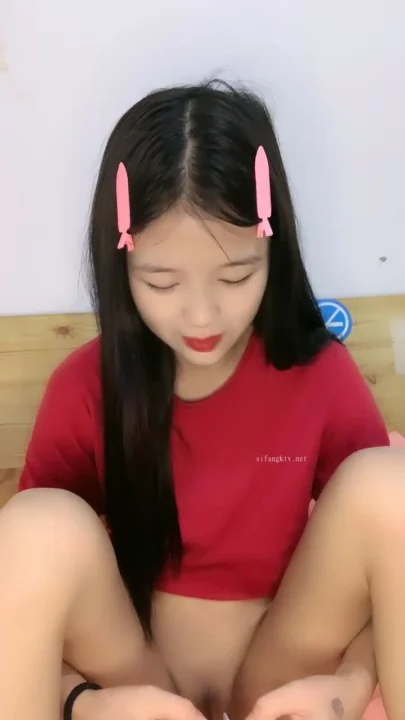 Screenshot 7 from 日本业余自拍 — 穿红色短上衣的小胸萌妹诱惑
