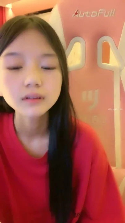 Screenshot 11 from 日本业余自拍 — 穿红色短上衣的小胸萌妹诱惑