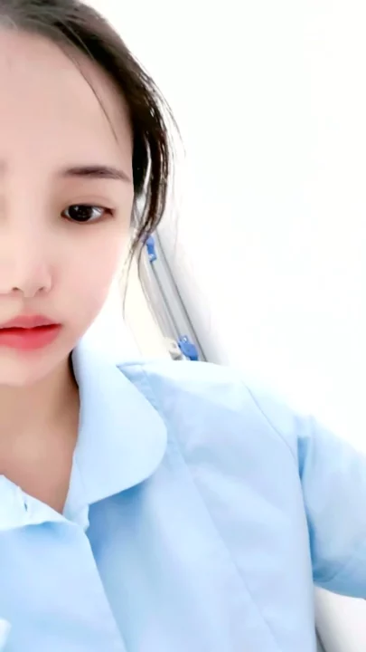 Screenshot 10 aus Japanische Amateur-Stute mit dicken Titten — Krankenschwester-Kostüm und POV-Spiel