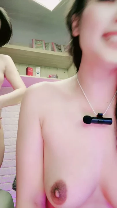 Screenshot 14 from Ciuman Lesbian Jepang — Dua Cantik Bergincu dengan Lingerie dan Stoking